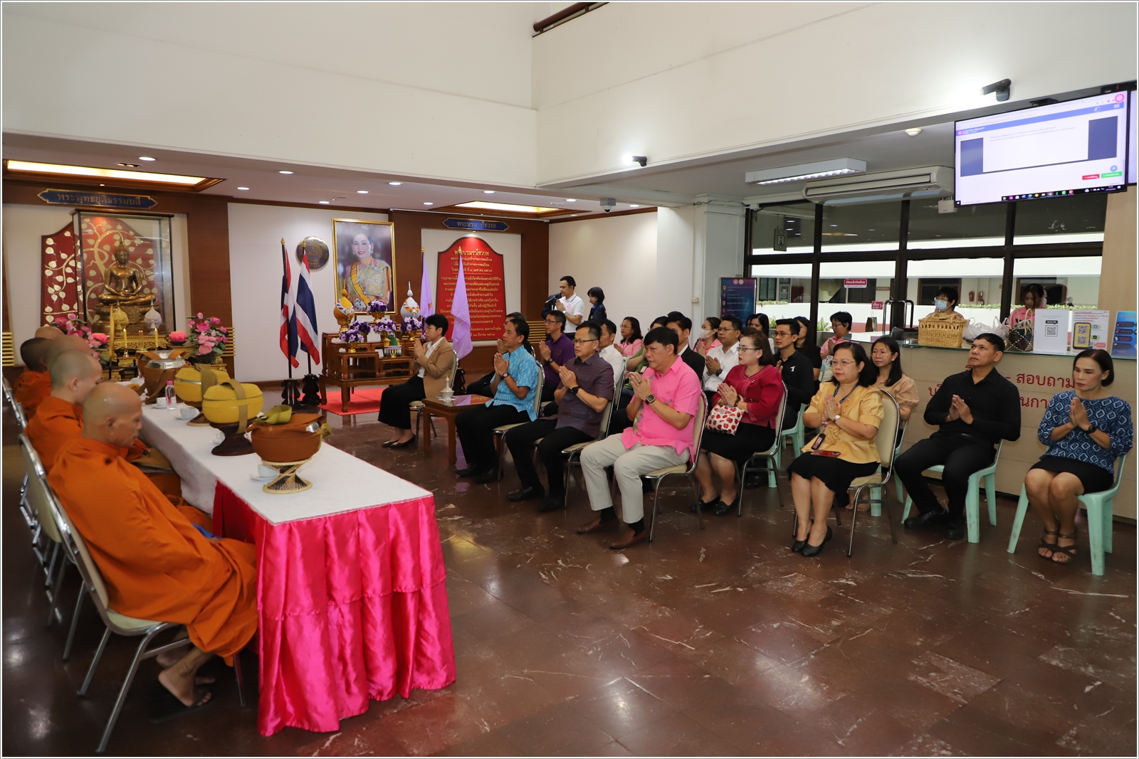 ﻿กรมบังคับคดี จัดกิจกรรมทำบุญตักบาตรประจำเดือนมิถุนายน 2568
